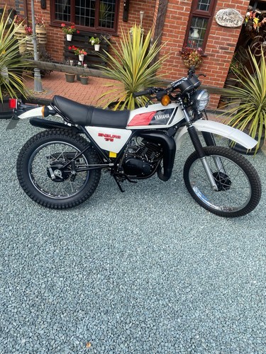 Yamaha 175 1977 - dt,